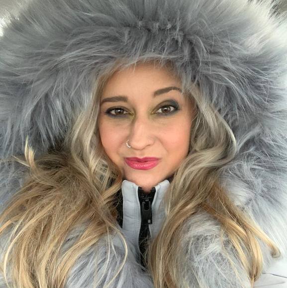 Meet your Posher, Ashley - Picture 1 of 1